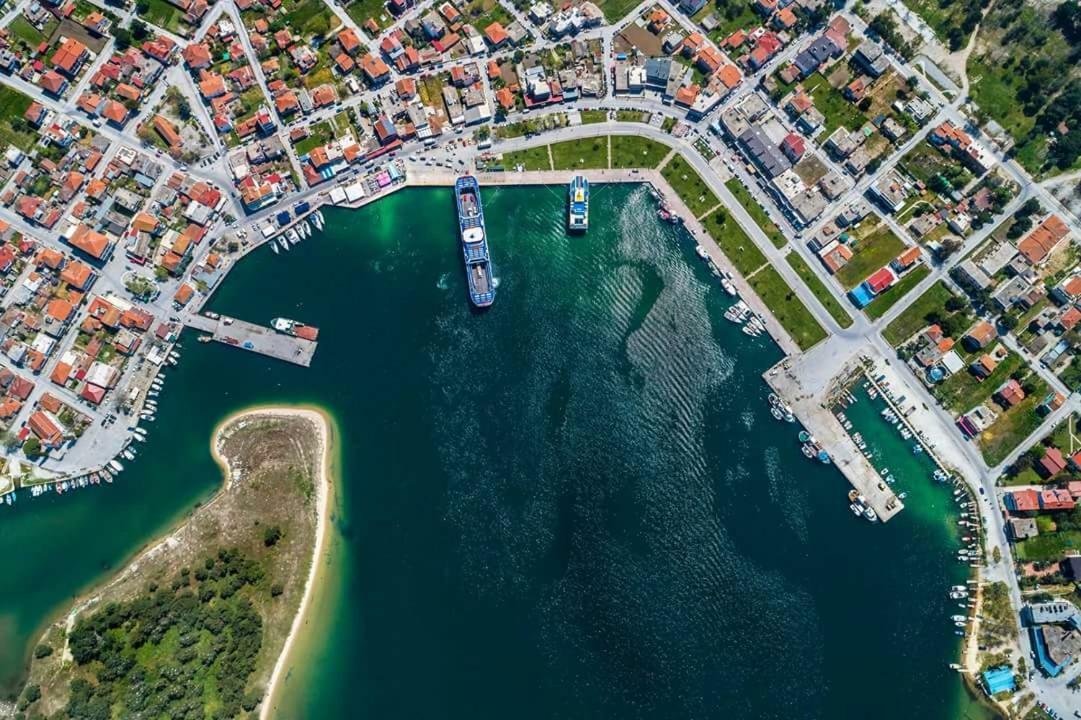 Dimitris Luxury Apartment 克拉默特 外观 照片